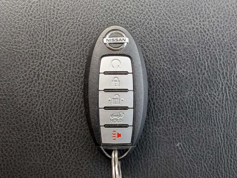 Used 2018 Nissan Pathfinder SL AWD/4WD image 32