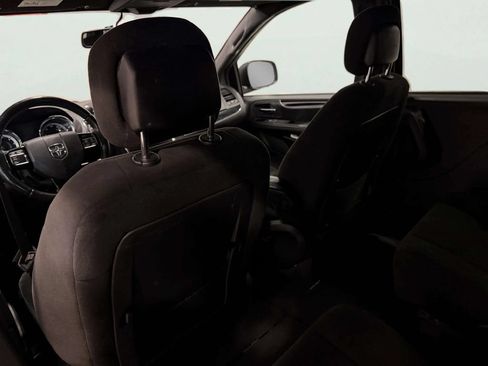 Used 2016 Dodge Grand Caravan SE FWD image 18