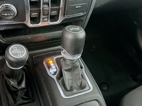 Used 2022 Jeep Wrangler Unlimited Sport AWD/4WD image 24