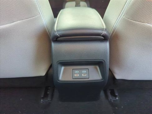 Used 2023 Toyota Corolla SE w/ SE Premium Package FWD image 22