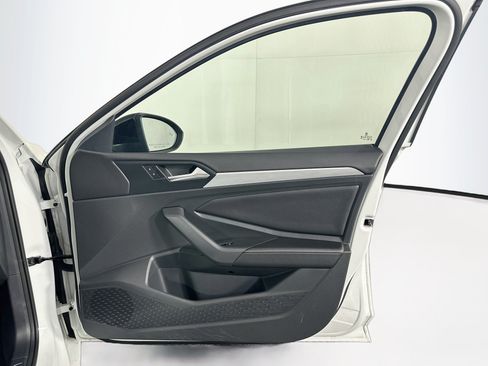 Used 2025 Volkswagen Jetta Sport FWD image 32