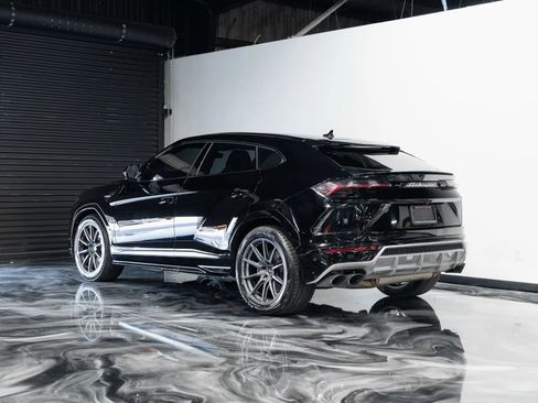 Used 2019 Lamborghini Urus image 10