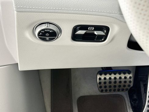 Used 2023 Mercedes-Benz EQS 580 4MATIC Sedan image 11