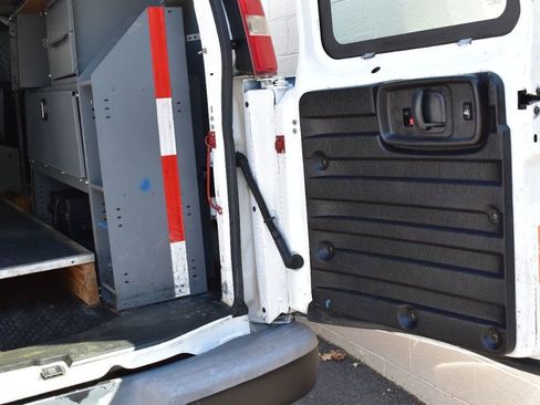 Used 2014 Chevrolet Express 2500 image 28