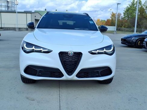 New 2025 Alfa Romeo Stelvio Sprint w/ Veloce Package image 4