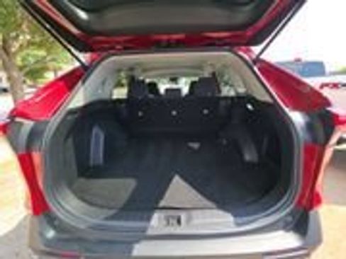 Used 2021 Toyota RAV4 LE FWD image 16