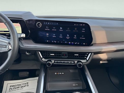 Used 2025 Chevrolet Tahoe Premier image 16