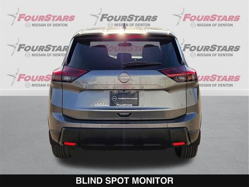 Used 2025 Nissan Rogue S image 7