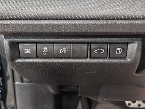 Used 2025 Toyota Camry SE FWD image 25