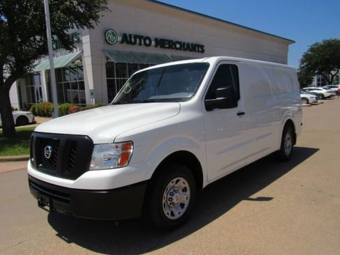 Used 2019 Nissan NV 2500 SV image 1