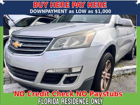 Used 2015 Chevrolet Traverse LT FWD image 2