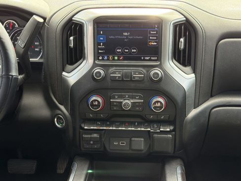 Used 2019 Chevrolet Silverado 1500 LT Trail Boss AWD/4WD image 18