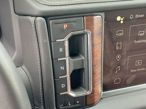 Used 2023 GMC Yukon Denali Ultimate AWD/4WD image 11
