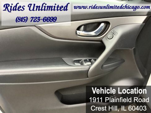 Used 2016 Nissan Rogue S AWD/4WD image 13