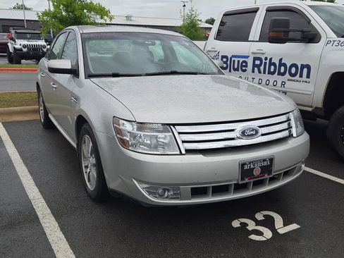 Used 2008 Ford Taurus SEL FWD image 4