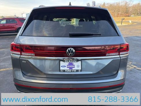 Used 2025 Volkswagen Atlas SE image 6