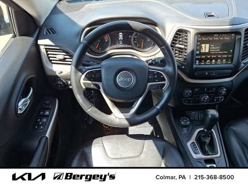 Used 2018 Jeep Cherokee Limited AWD/4WD image 13