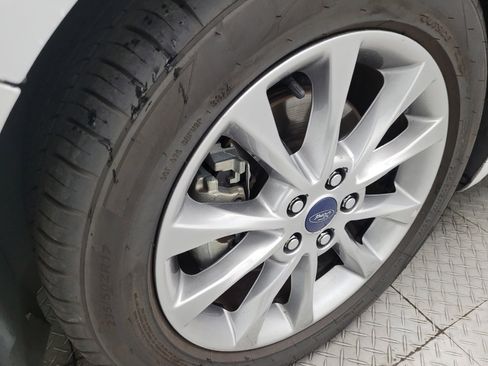 Used 2017 Ford Fusion SE w/ Fusion SE Technology Package image 31