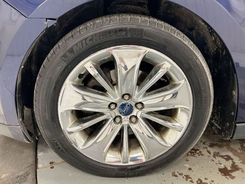 Used 2011 Ford Taurus Limited FWD image 19