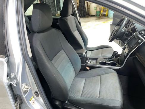 Used 2015 Toyota Camry LE FWD image 23