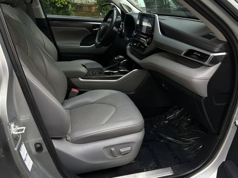 Used 2021 Toyota Highlander Platinum AWD/4WD image 8