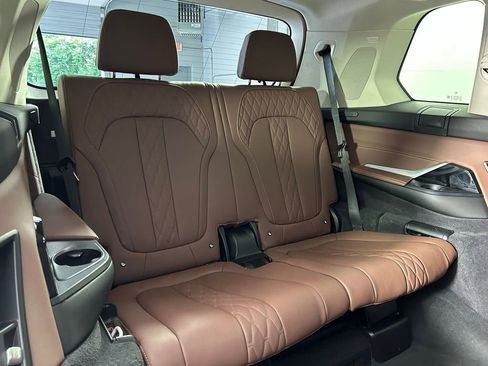Used 2024 BMW X7 xDrive40i w/ Executive Package AWD/4WD image 15