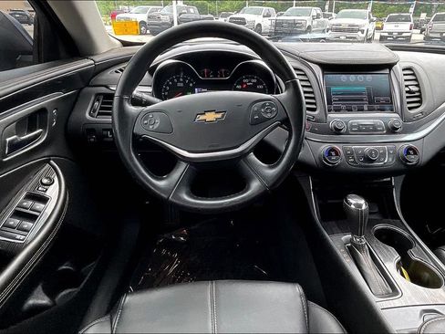 Used 2018 Chevrolet Impala LT FWD image 6