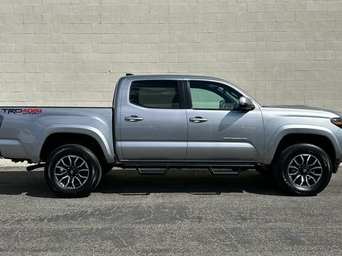 Used 2023 Toyota Tacoma TRD Sport AWD/4WD image 3