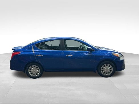Used 2016 Nissan Versa SV FWD image 7