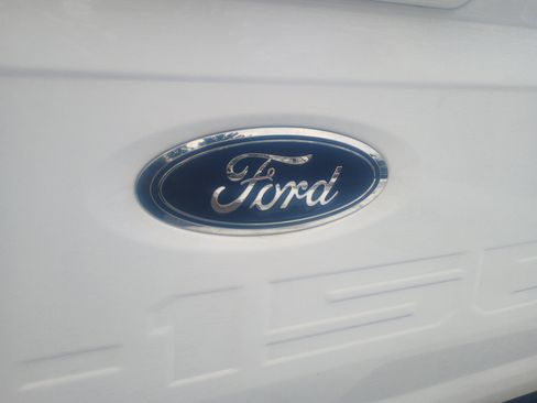 Certified 2021 Ford F150 Lariat w/ Equipment Group 502A High image 9