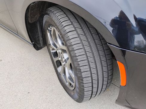 Used 2018 Chrysler 300 S w/ S Model Appearance Package AWD/4WD image 28