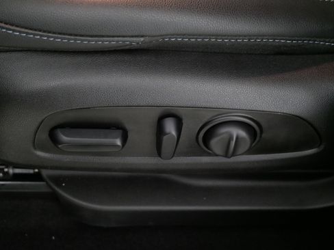 Used 2022 Chevrolet Bolt LT image 20