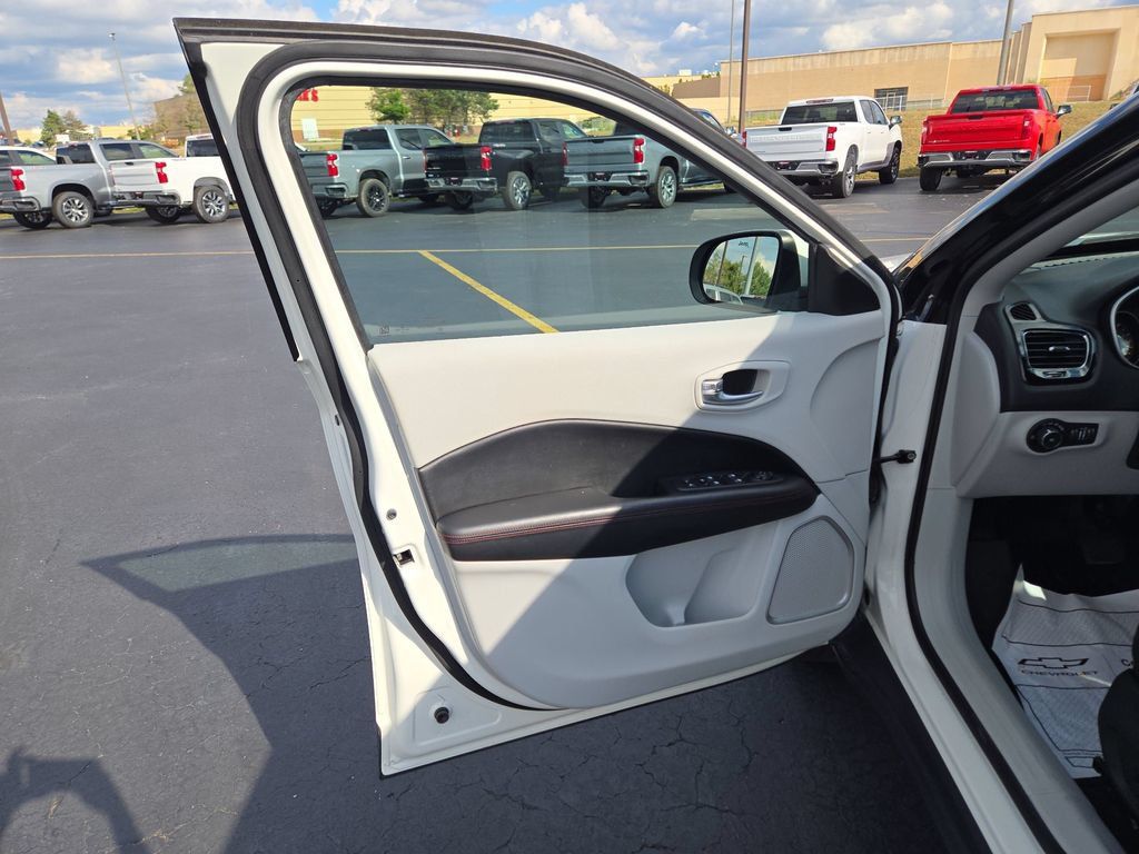 Used 2019 Jeep Compass Limited w/ Safety & Security Group AWD/4WD image 16