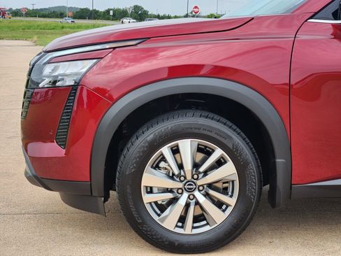 New 2026 Nissan Pathfinder SL FWD image 10