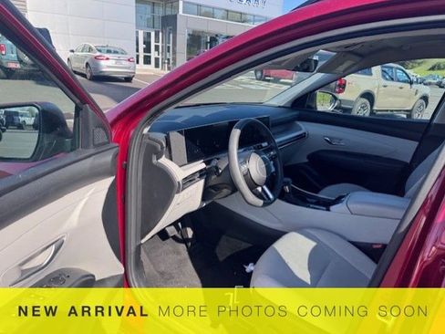 Used 2025 Hyundai Tucson SEL FWD image 8