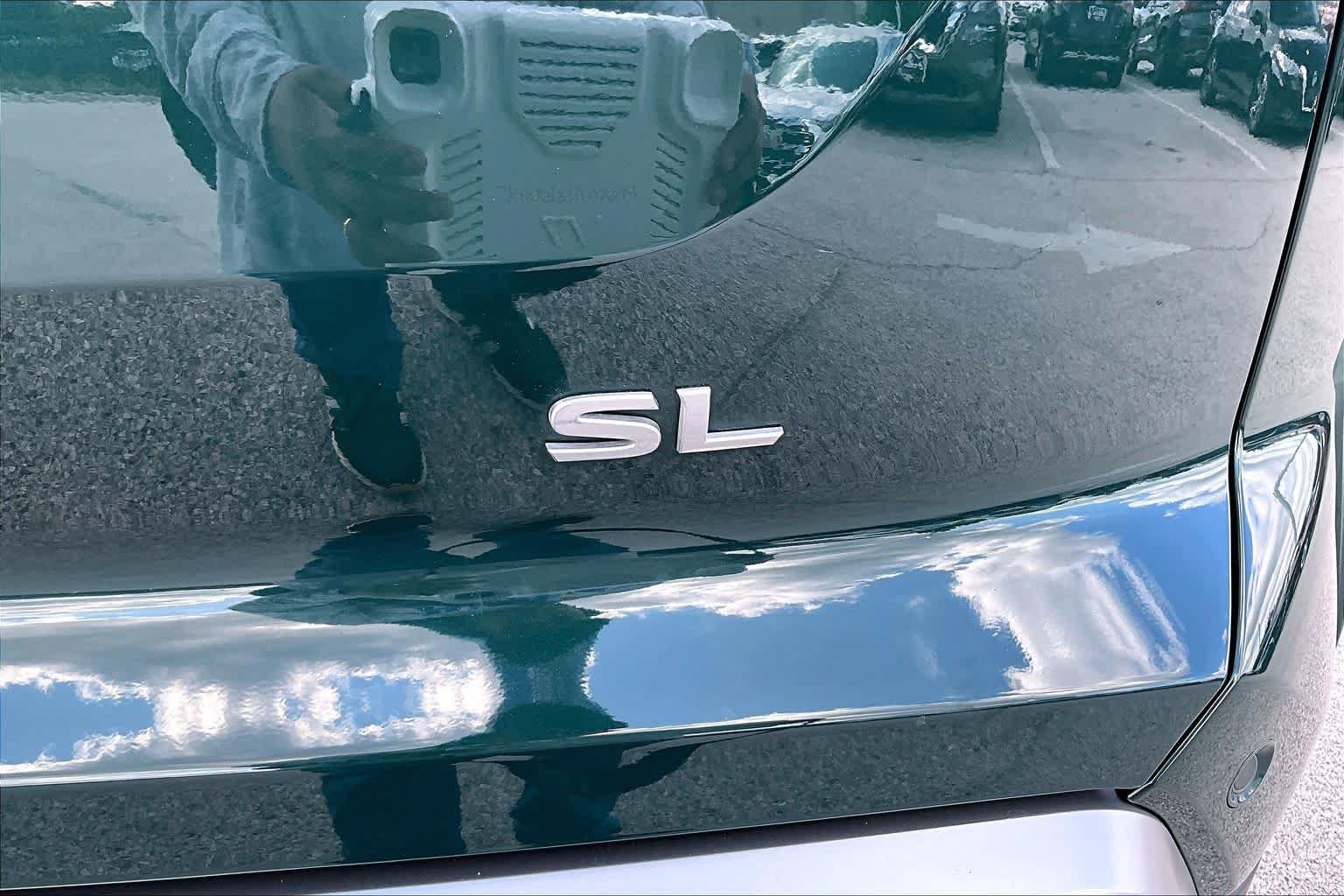 Used 2024 Nissan Pathfinder SL w/ SL Premium Package FWD image 10
