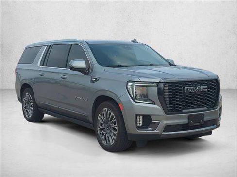 Used 2023 GMC Yukon XL Denali Ultimate image 3