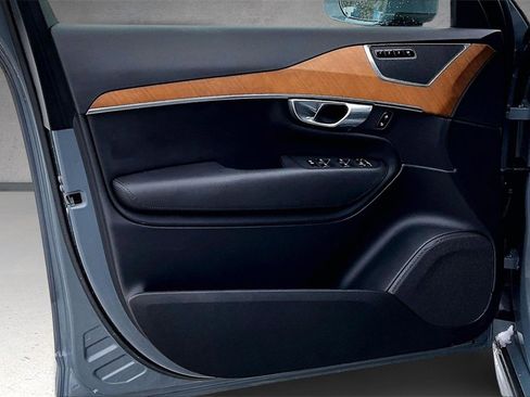 Used 2023 Volvo XC90 B6 Plus w/ Protection Package Premier image 20