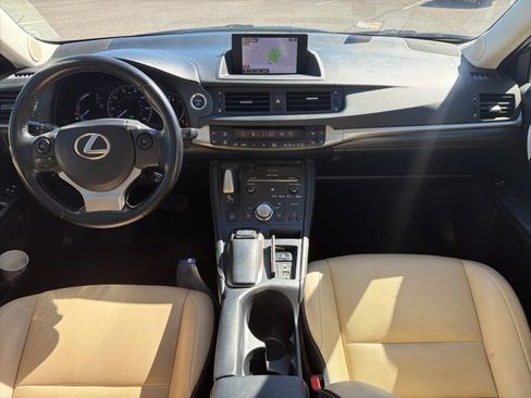 Used 2017 Lexus CT 200h image 12