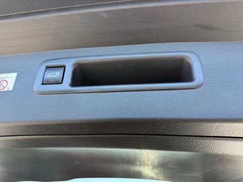 Certified 2025 Toyota Highlander LE AWD/4WD image 25