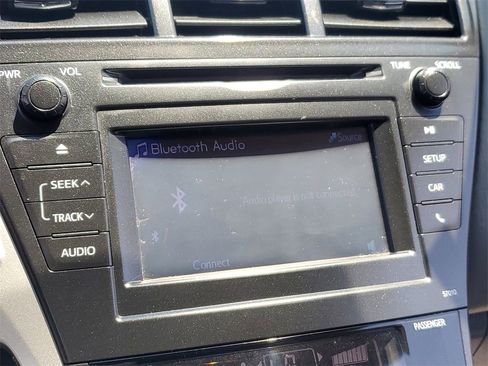 Used 2014 Toyota Prius V Two image 27