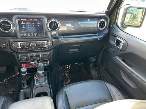 Used 2022 Jeep Wrangler Unlimited Rubicon w/ Trailer Tow Package AWD/4WD image 12