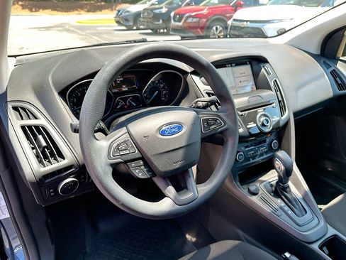 Used 2018 Ford Focus SEL FWD image 10