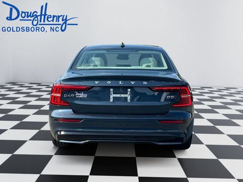 Used 2024 Volvo S60 B5 Core AWD/4WD image 4