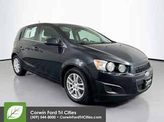 Used 2015 Chevrolet Sonic LT w/ Fun and Sun Package FWD video 1