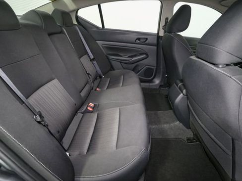 Used 2025 Nissan Altima 2.5 SV image 17