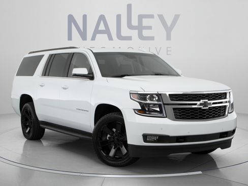 Used 2018 Chevrolet Suburban LT RWD image 6