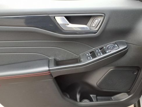 Certified 2025 Ford Escape ST-Line w/ Cold Weather Package FWD image 8