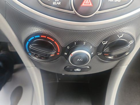 Used 2014 Hyundai Accent GLS image 27