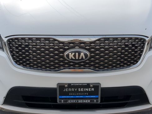 Used 2018 Kia Sorento SX image 9